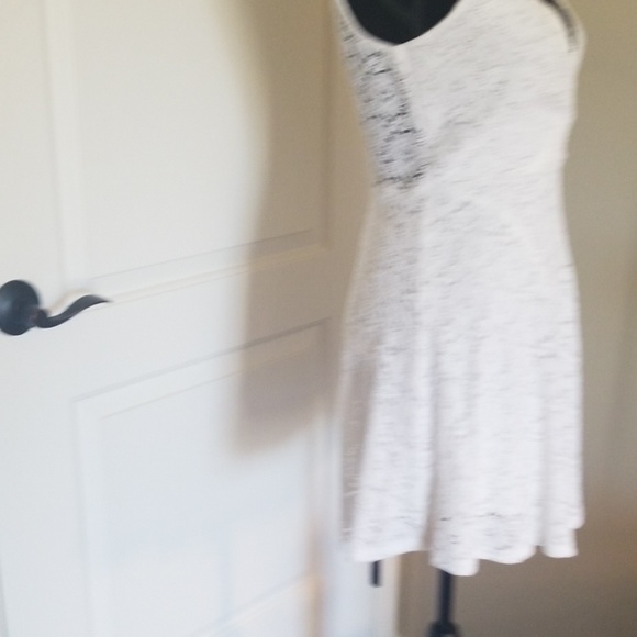 You are not alone dress - Picture 4 of 8